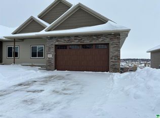 5211 Overlook Ln, Sioux City, IA 51106