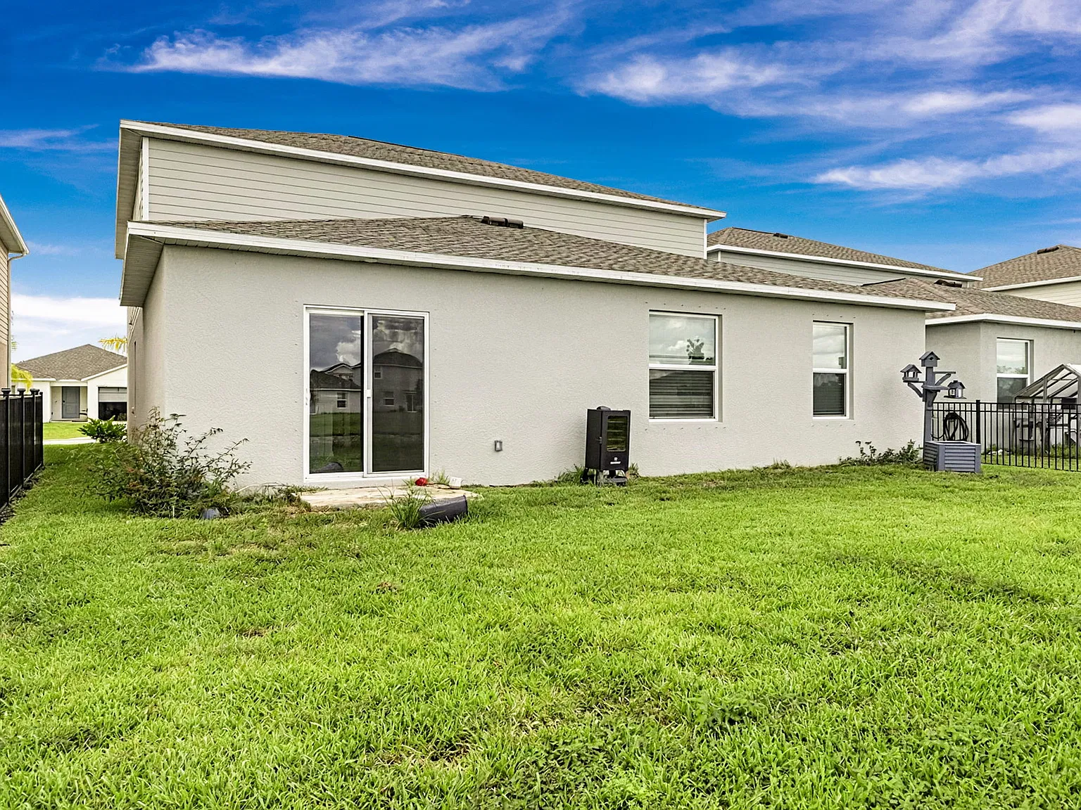 6 bed, 3041 sqft, $2,899 — Photo 4