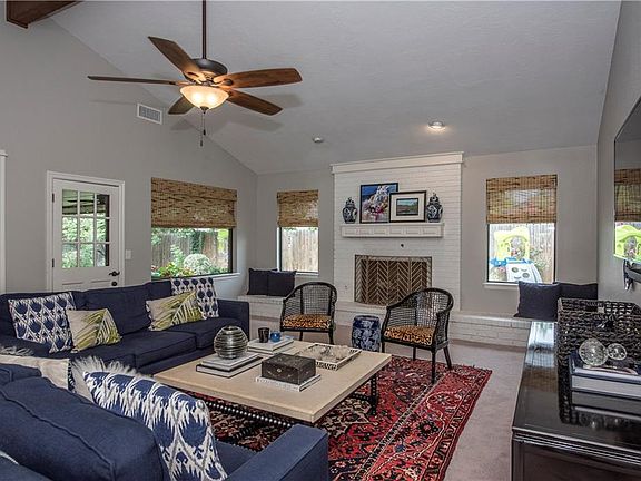 3rd image of 3133 Rosewood Ln