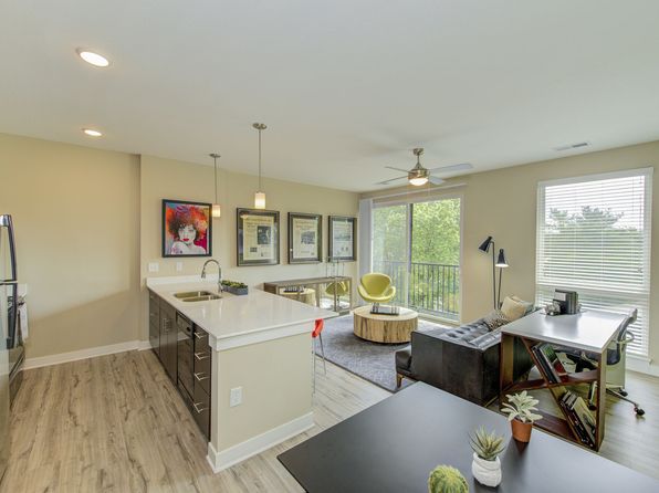 888 E 66th St APT 202
