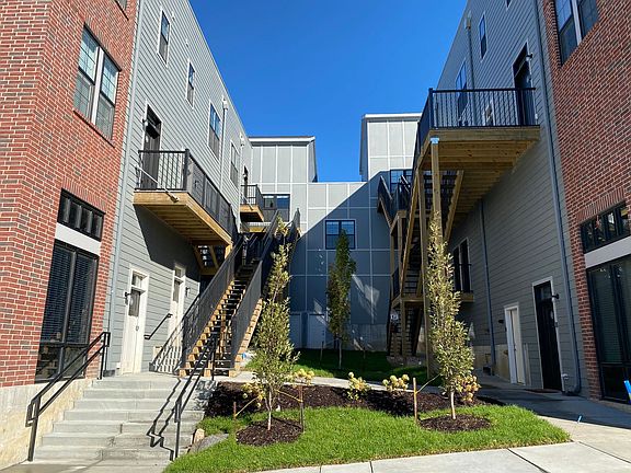2nd image of 7630 Park Dr #111