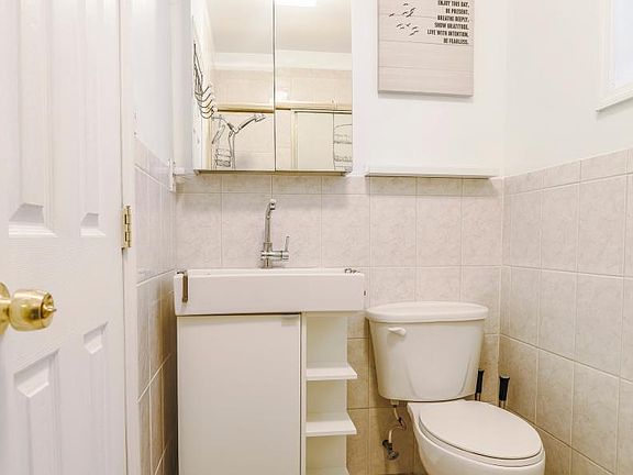 5th image of 6757 75th St APT 2