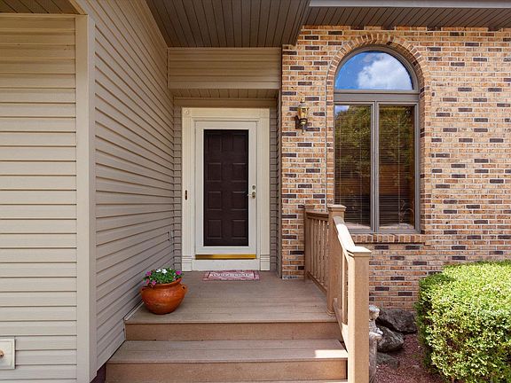 5th image of 1807 Royal Oaks Dr