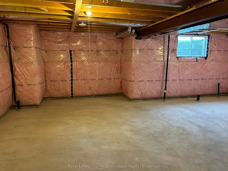 484 Joseph Gale St — Photo 25