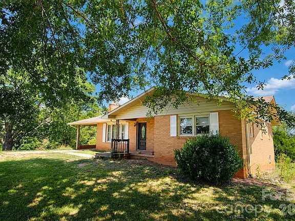 2nd image of 360 Davenport Rd