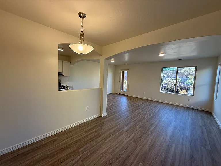 1000 E Bluffview Dr #118 — Photo 2
