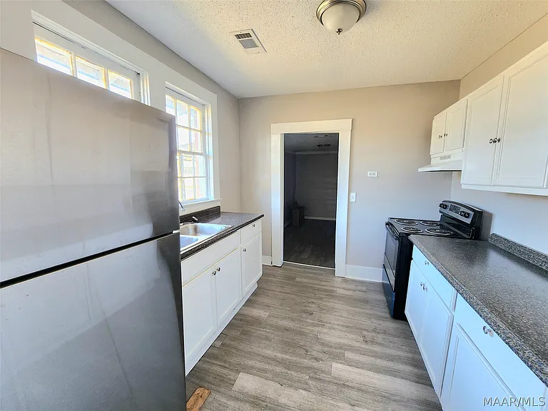 210 W Osceola St — Photo 19