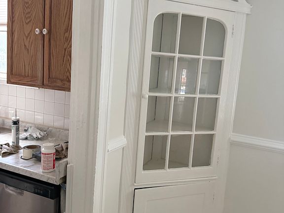 3rd image of 3301 Delaware Ave