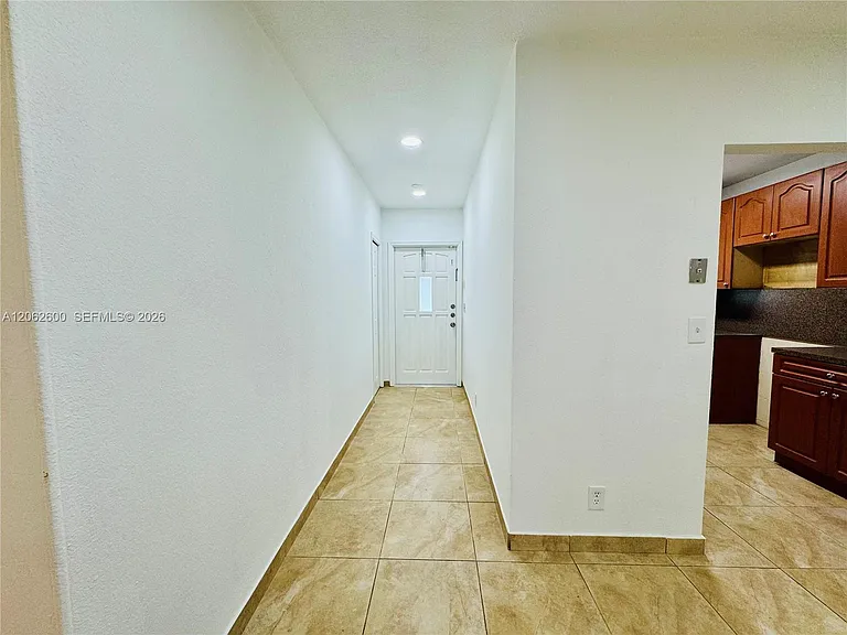 717 NE 10th Ave — Photo 22
