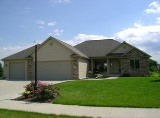 2927 E Lake Tahoe Trl, Warsaw, IN 46582