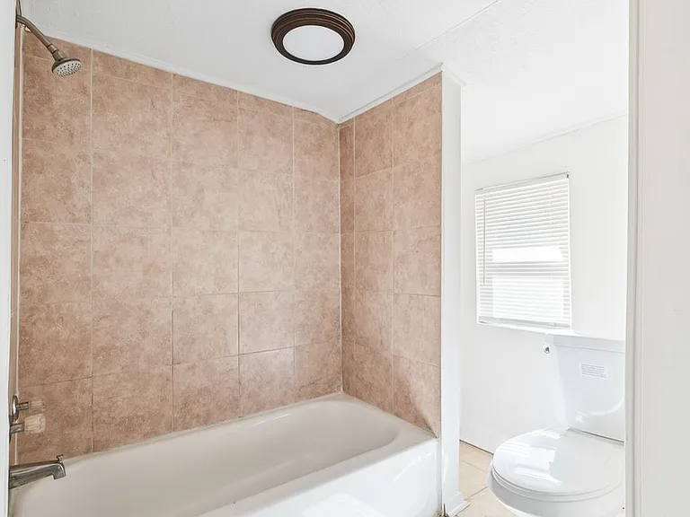 505 E Maple Ave — Photo 5