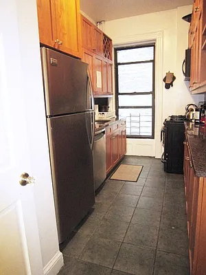 Rented by City Connections Realty | media 9