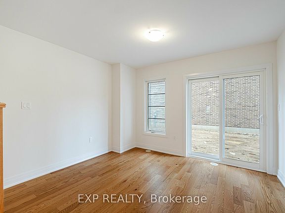 5th image of 209 Wyndham St
