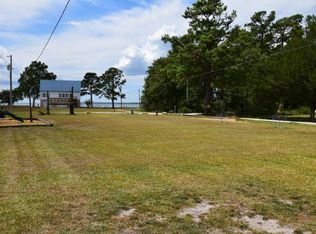 121 Great Neck Rd, Havelock, NC 28532