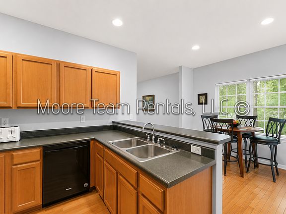 5th image of 250 Highland Golf Dr