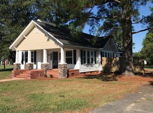 110 S 3rd St, Faison, NC 28341