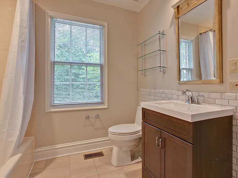 427 N Sheridan Rd — Photo 31
