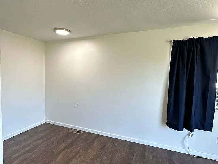 745 E Lazon Dr — Photo 4