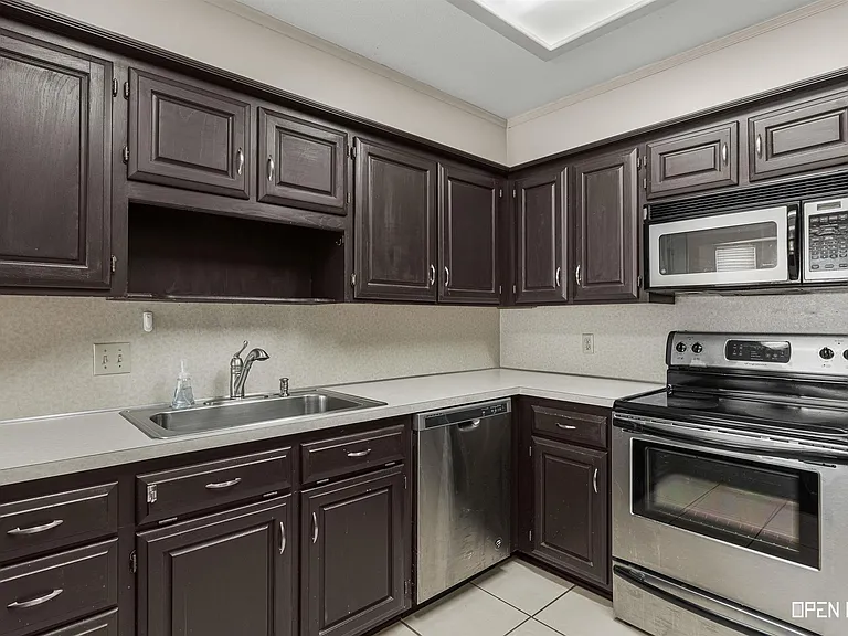 2720 Shepherds Gln — Photo 12