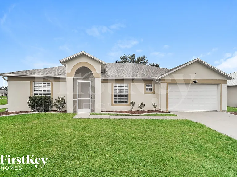 1229 SW 18th Ave — Photo 1