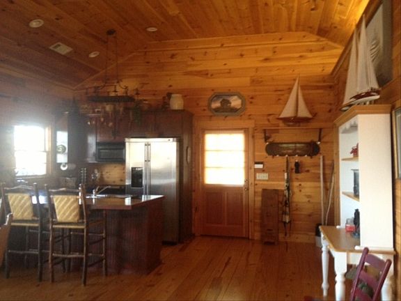 http://www.propertyboss.net/CustomerImages/DKREALTY_91486/media/Properties/Tea%20Berry%20Lane%206048/zsmall_photo%20(21).JPG
