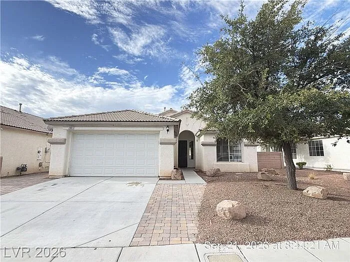 3 bed, 2.0 bath, 1772 sqft, $1,995 — Photo 3