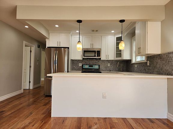 3rd image of 140-28AA 159th St #1