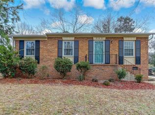3115 Shallowford Dr, Greensboro, NC 27406