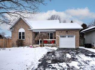 406 Waterloo Dr, Kingston, ON K7M 8K7