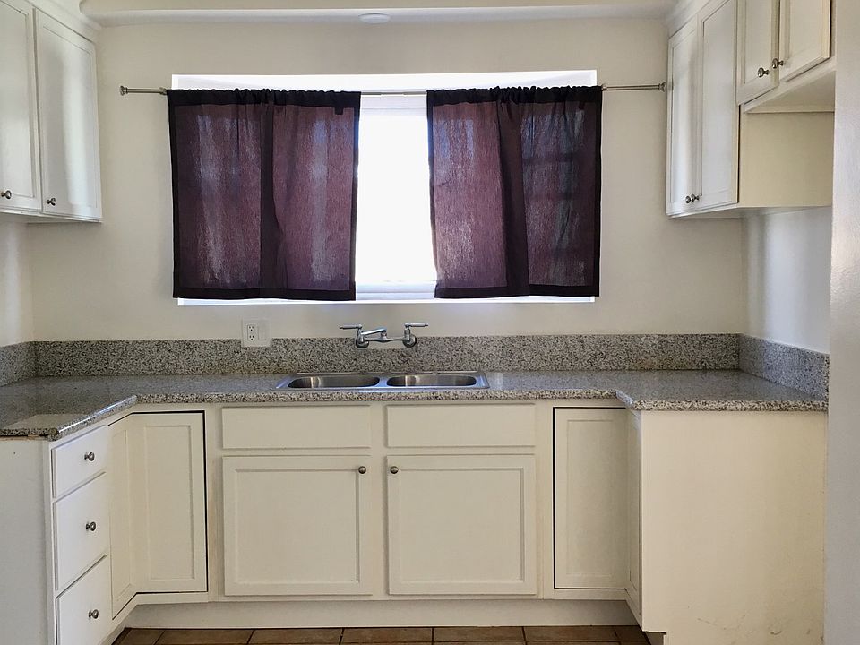 1st image of 1021 W 17th St #1021