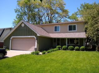 9335 Caprice Dr, Plymouth, MI 48170
