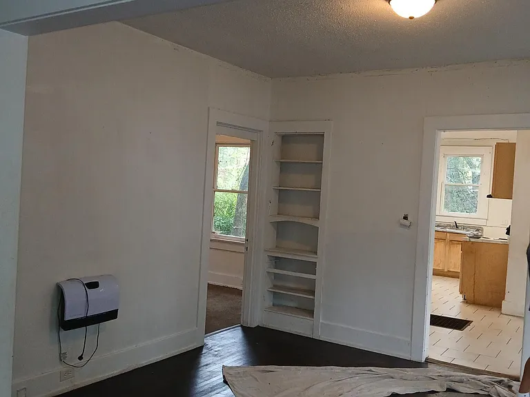 540 16th Way SW — Photo 3
