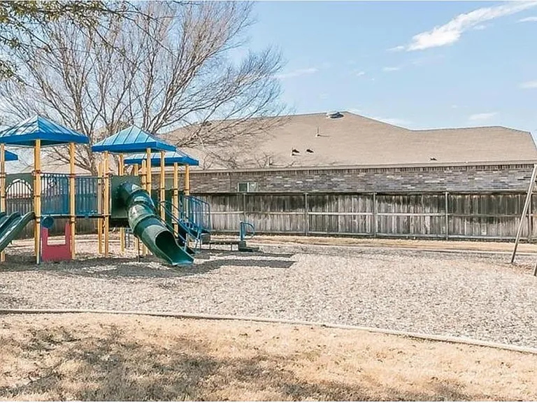 5617 Talons Crest Cir — Photo 24