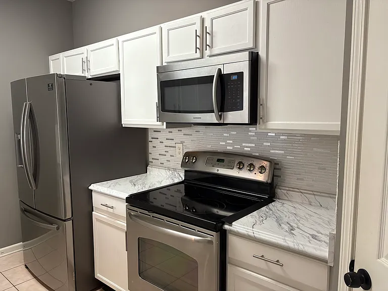 10550 Baymeadows Rd — Photo 14