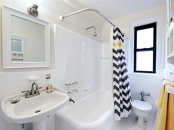 3rd image of 127 W 96th St APT 10G