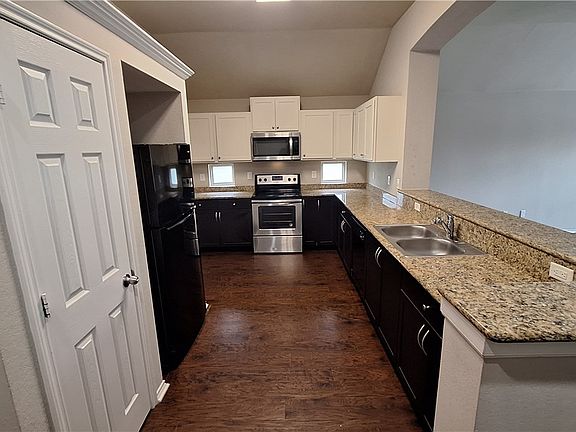 4th image of 3741 Mariposa Ct