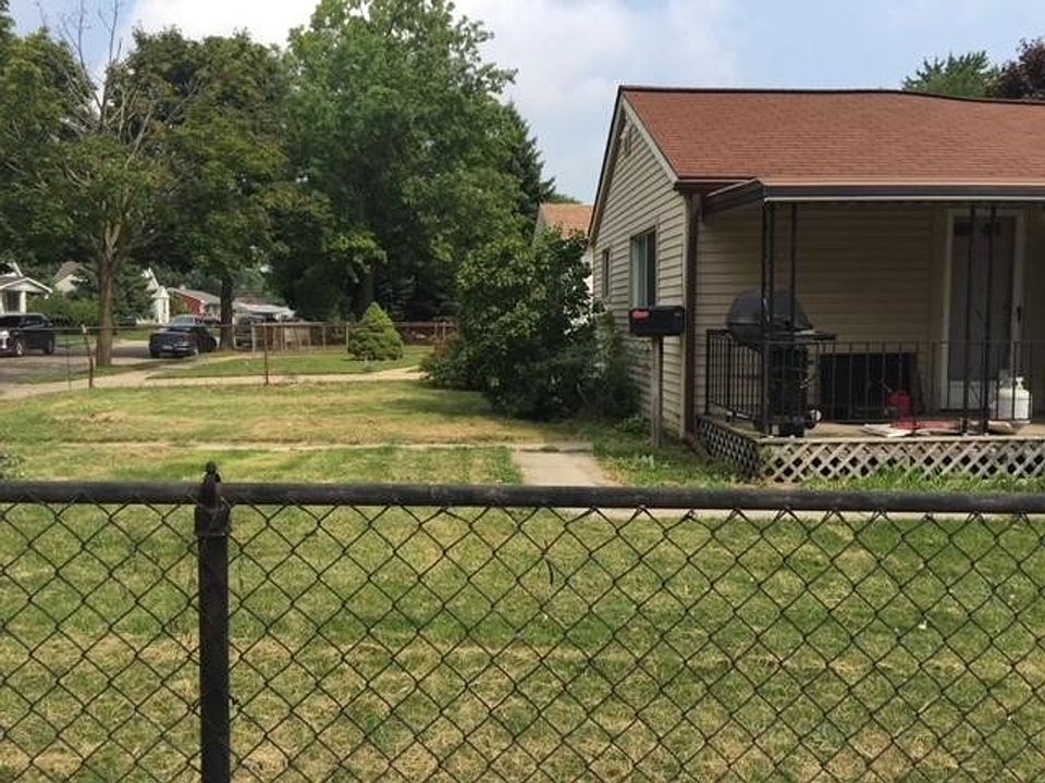 1st image of 23704 Cayuga Ave