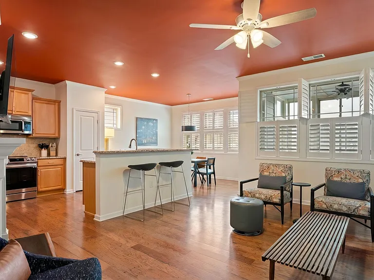 2081 Great Ridge Pkwy — Photo 9