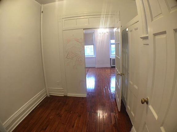 4th image of 157 E 106th St APT 7