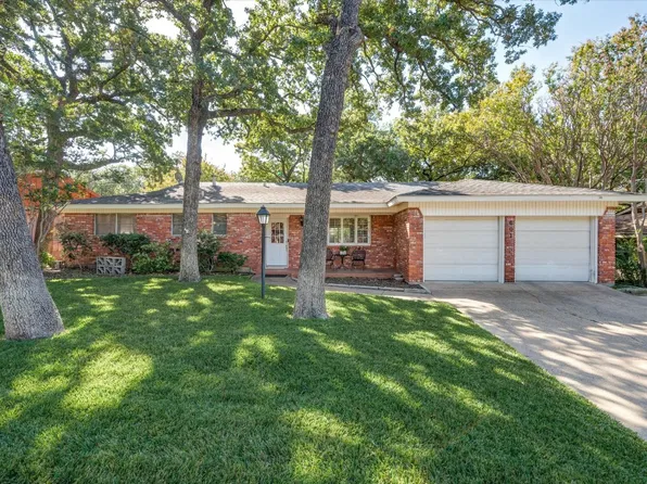 601 W Pleasantview Dr, Hurst, TX 76054