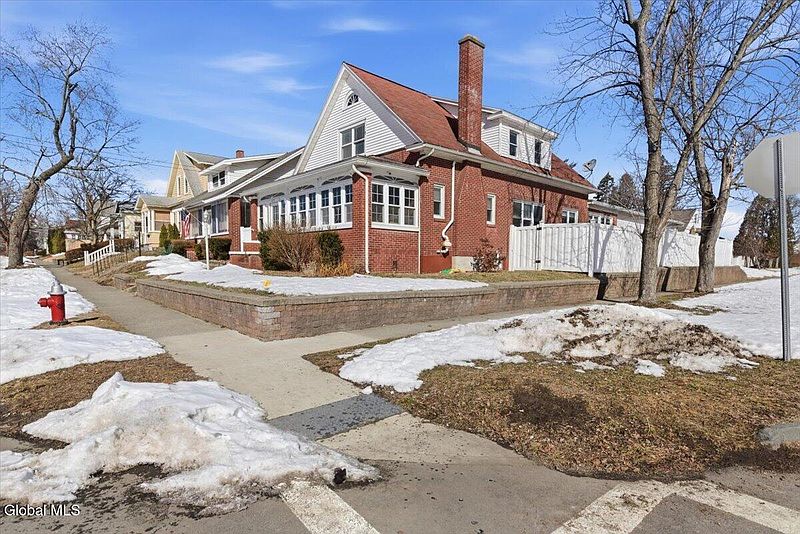 3rd image of 65 109th Street
