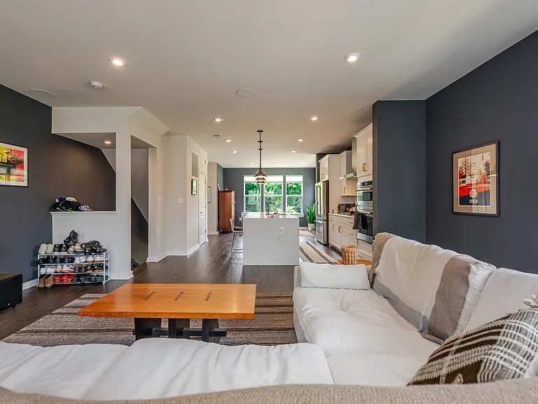2513 River Terrace Rd — Photo 4