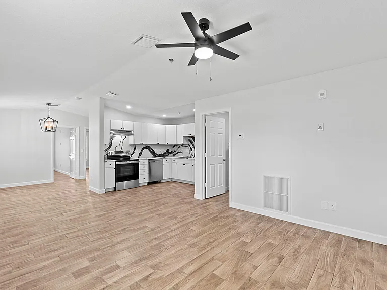 56 W 12th St #D — Photo 6