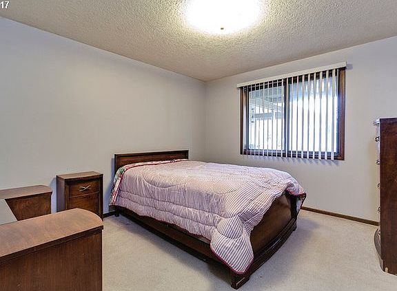 4th image of 650 SE 29th Ave