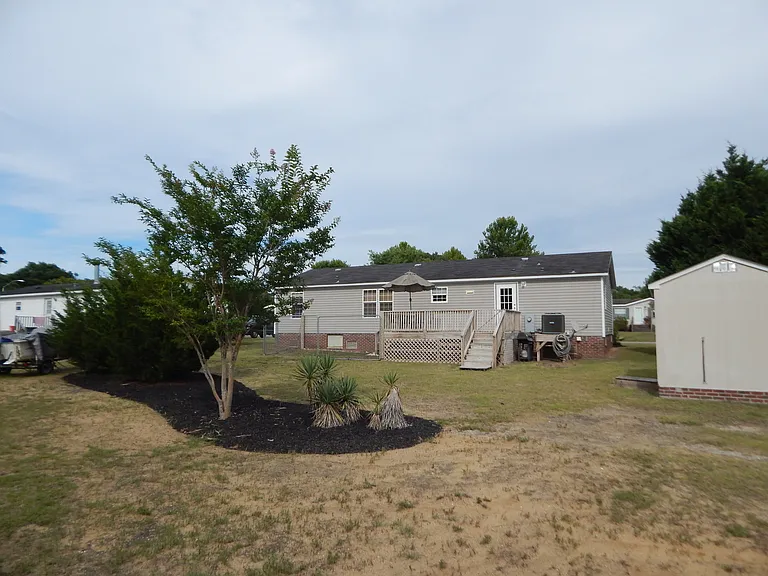 525 Soundside Dr — Photo 2