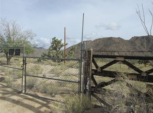 11690 S Alan Rd, Yucca, AZ 86438