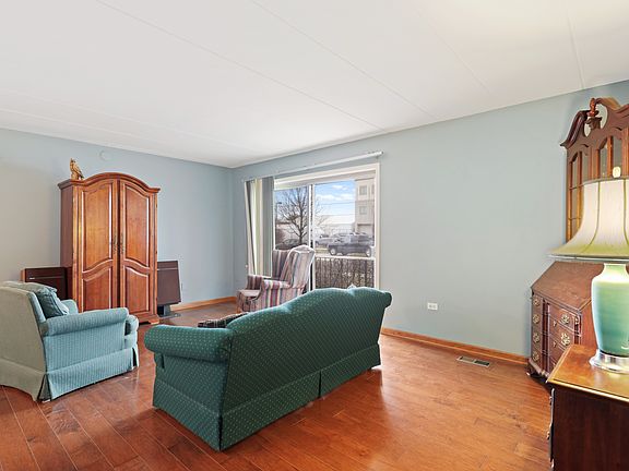5th image of 10811 S Keating Ave APT 1SW