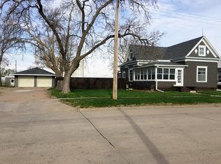 106 May Ave, Gibbon, NE 68840