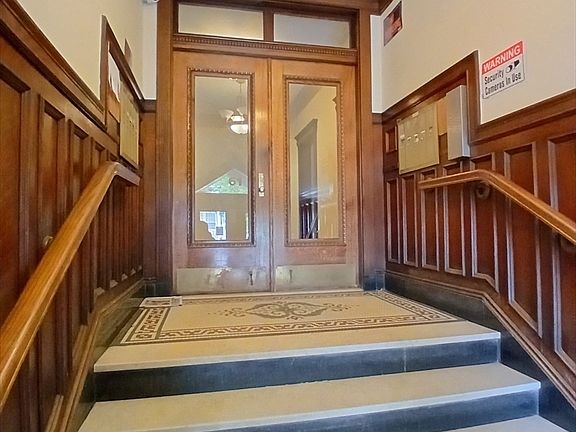 4th image of 61 Quint Ave APT 8