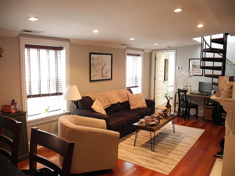 1712 Wallace St #301 — Photo 2